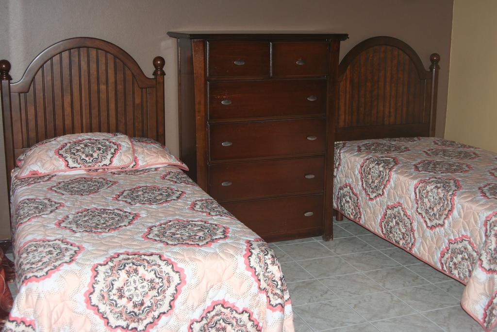 Cozy Apartment Кингстън Екстериор снимка