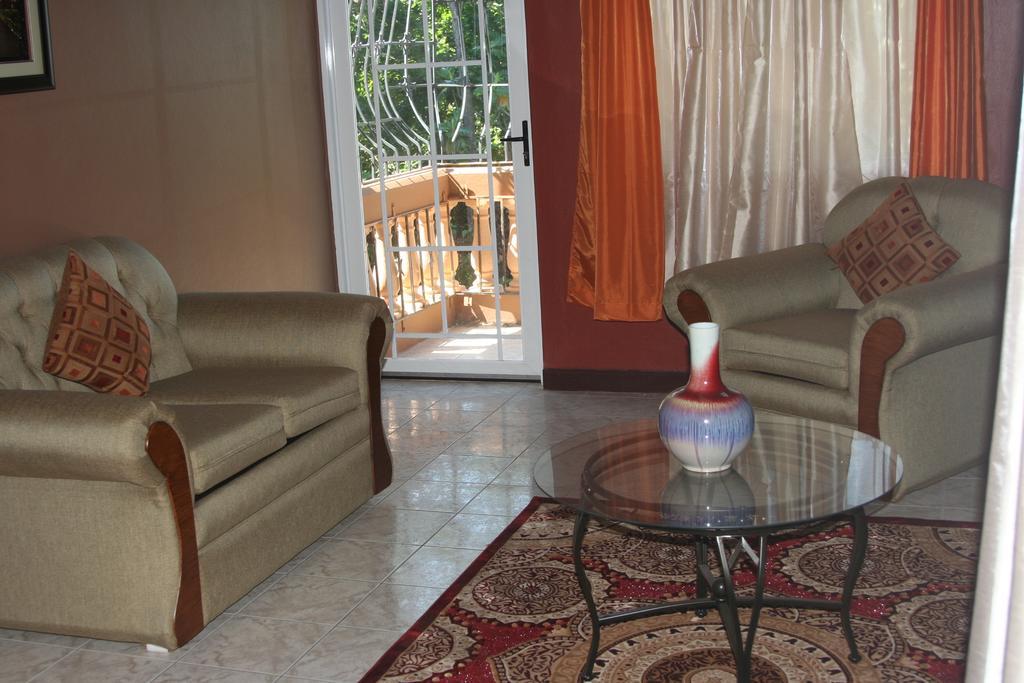 Cozy Apartment Кингстън Екстериор снимка